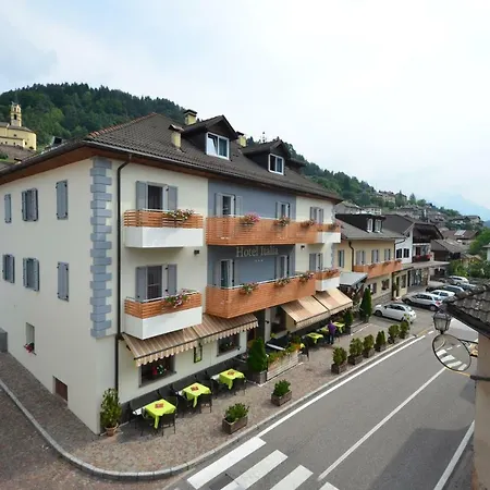 Italia 3* Castello-Molina di Fiemme